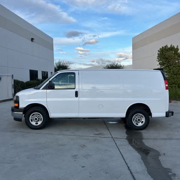 2023 Gmc Savana 2500 Cargo photo 2