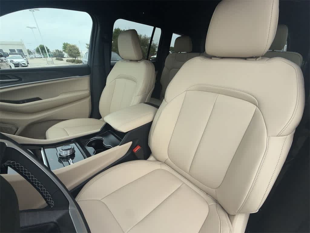 2025 Jeep Grand Cherokee Limited Edition 10