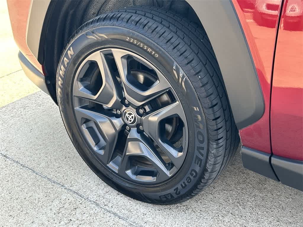 Thumbnail: 2022 Toyota RAV4 - 8