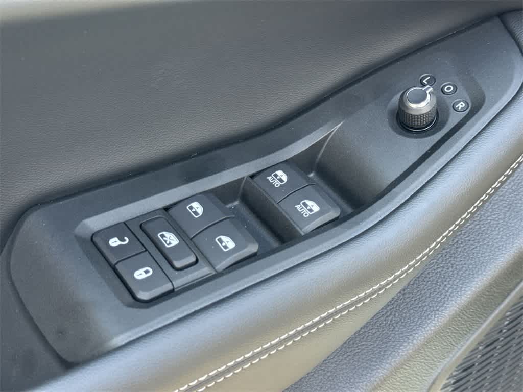 Thumbnail: 2025 Jeep Grand Cherokee L - 24