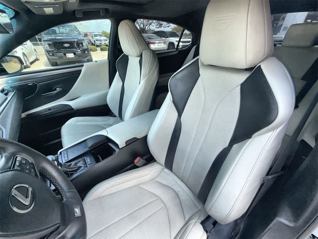 Thumbnail: 2021 Lexus ES - 10