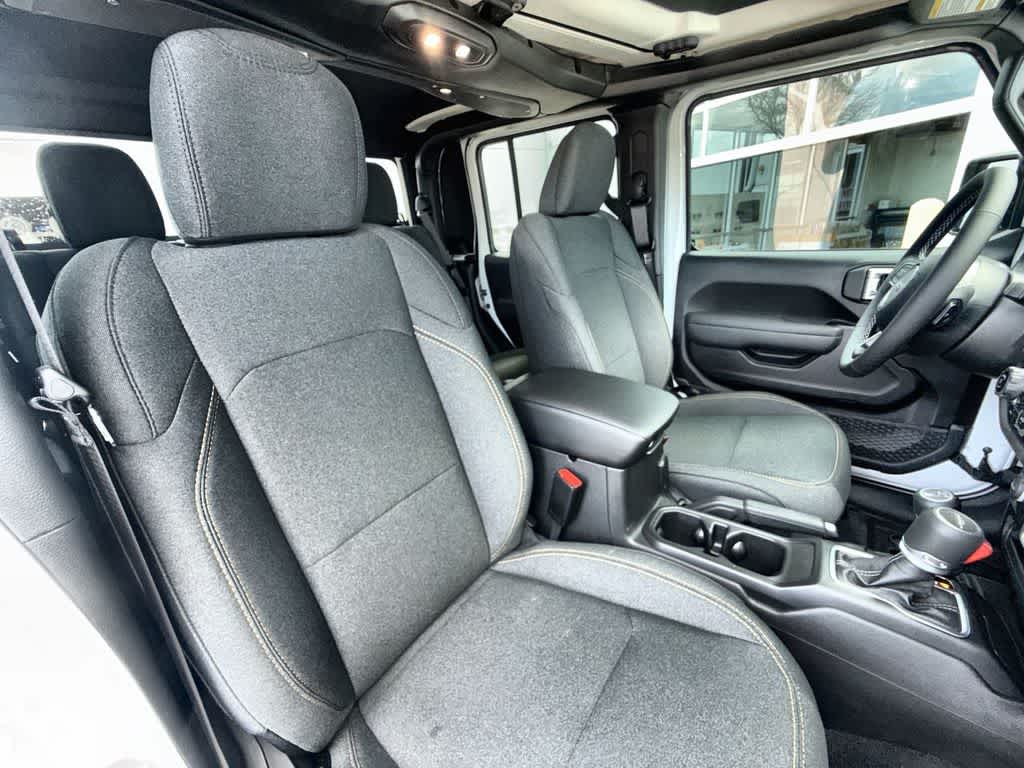 Thumbnail: 2025 Jeep Gladiator - 14