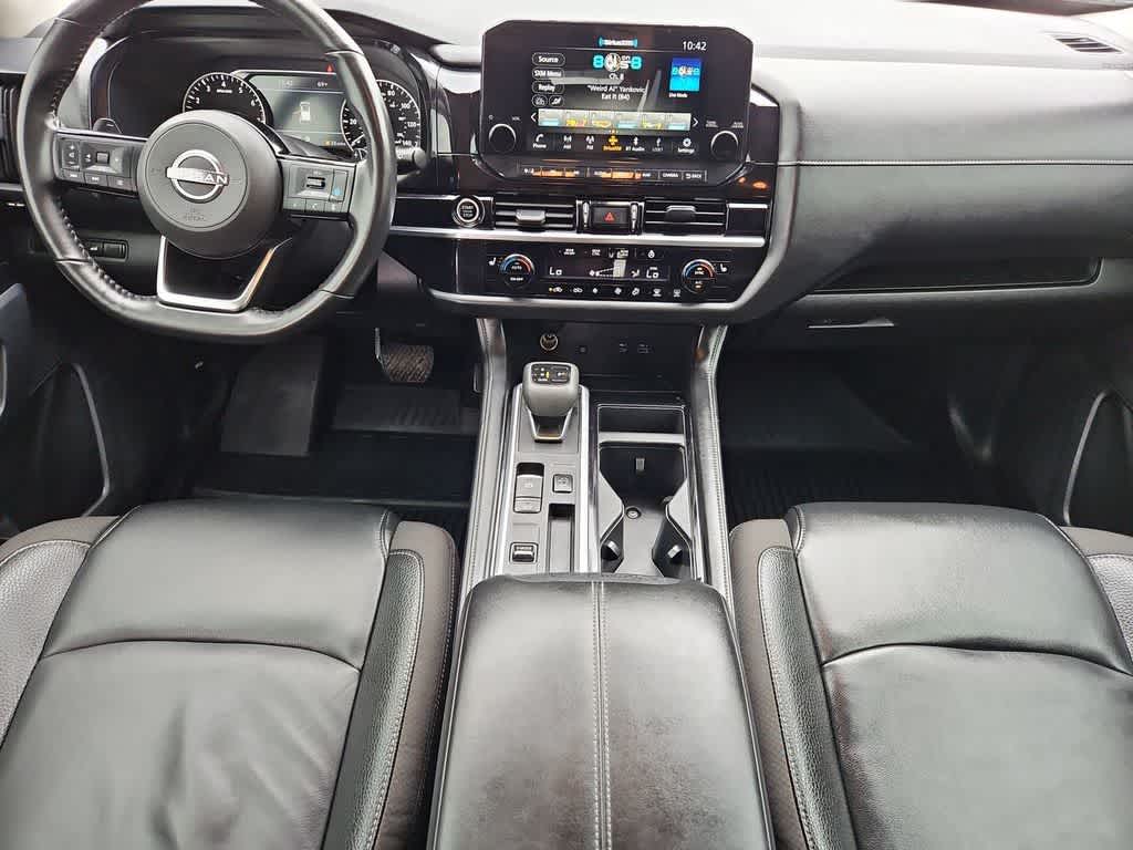 Thumbnail: 2023 Nissan Pathfinder - 16
