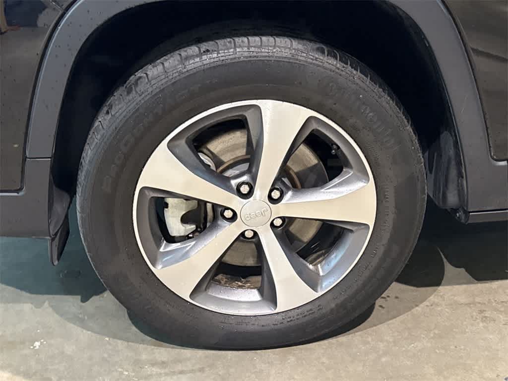 Thumbnail: 2022 Jeep Cherokee - 9