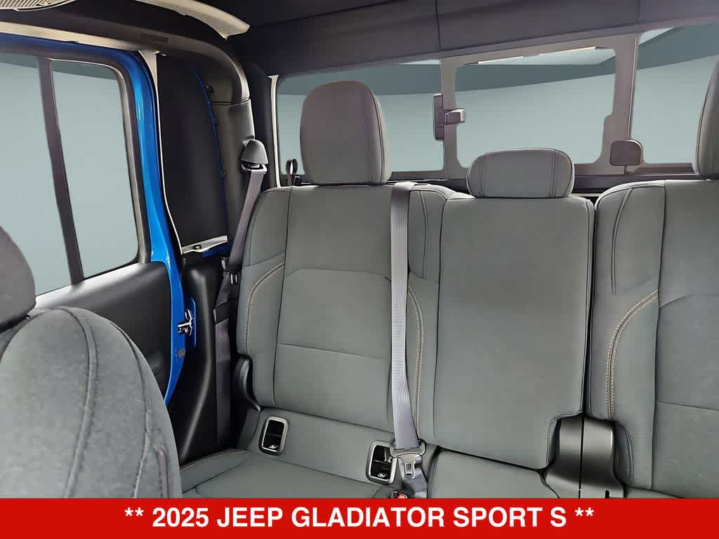 Thumbnail: 2025 Jeep Gladiator - 10