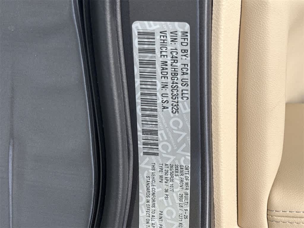 Thumbnail: 2025 Jeep Grand Cherokee - 26