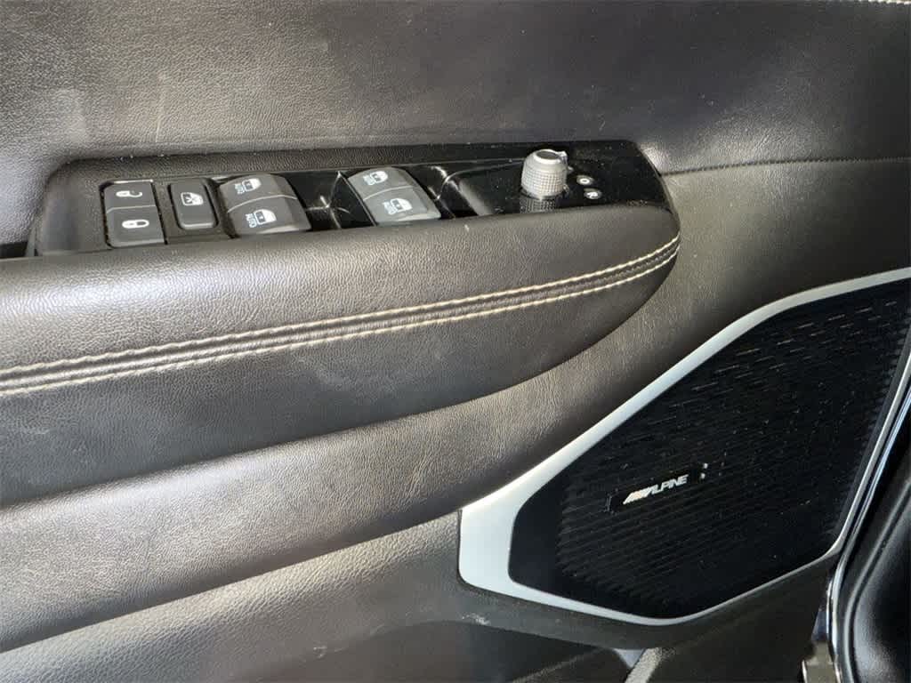 Thumbnail: 2023 Jeep Wagoneer - 23