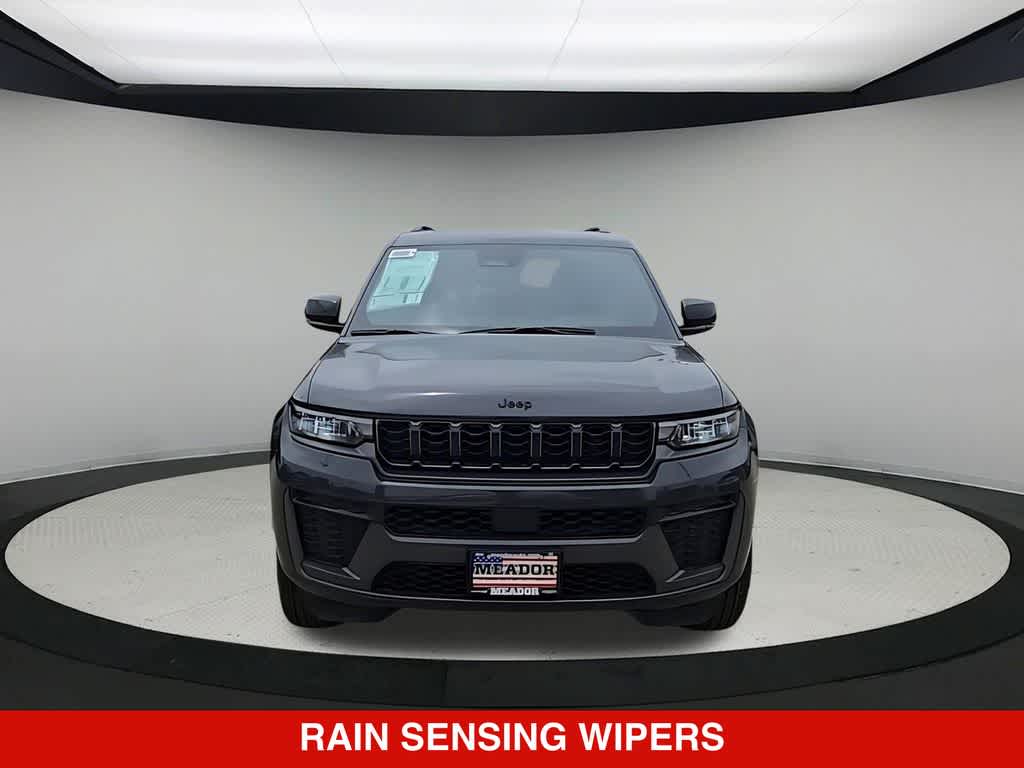 Thumbnail: 2026 Jeep Grand Cherokee - 3