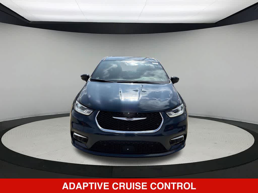 Thumbnail: 2025 Chrysler Pacifica - 6