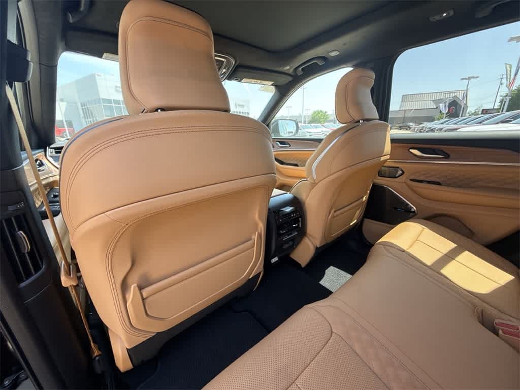 Thumbnail: 2025 Jeep Grand Cherokee - 11