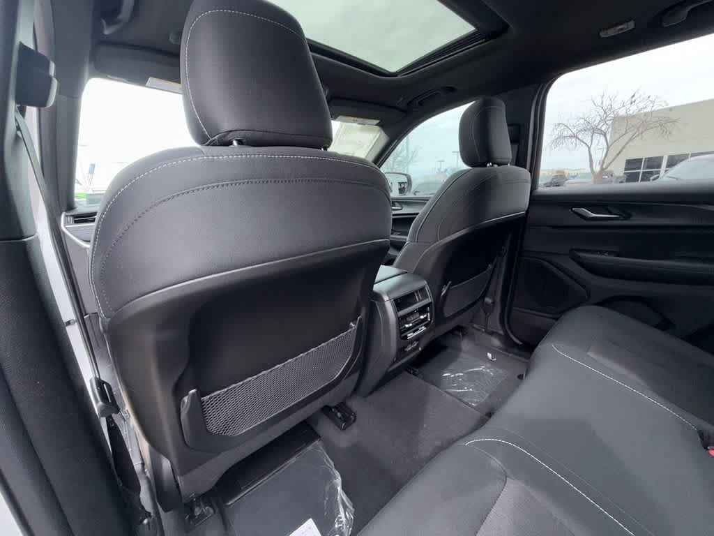 Thumbnail: 2026 Jeep Grand Cherokee - 12