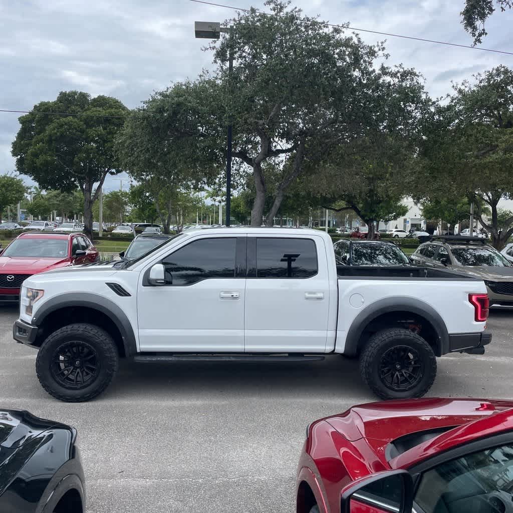 Thumbnail: 2019 Ford F-150 - 9