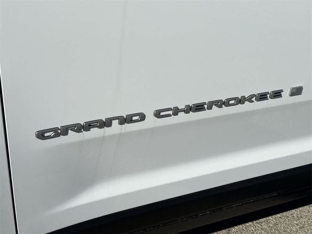 Thumbnail: 2025 Jeep Grand Cherokee - 21