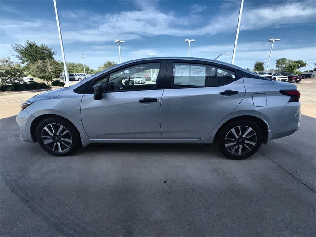 2024 Nissan Versa 1.6 S photo 3