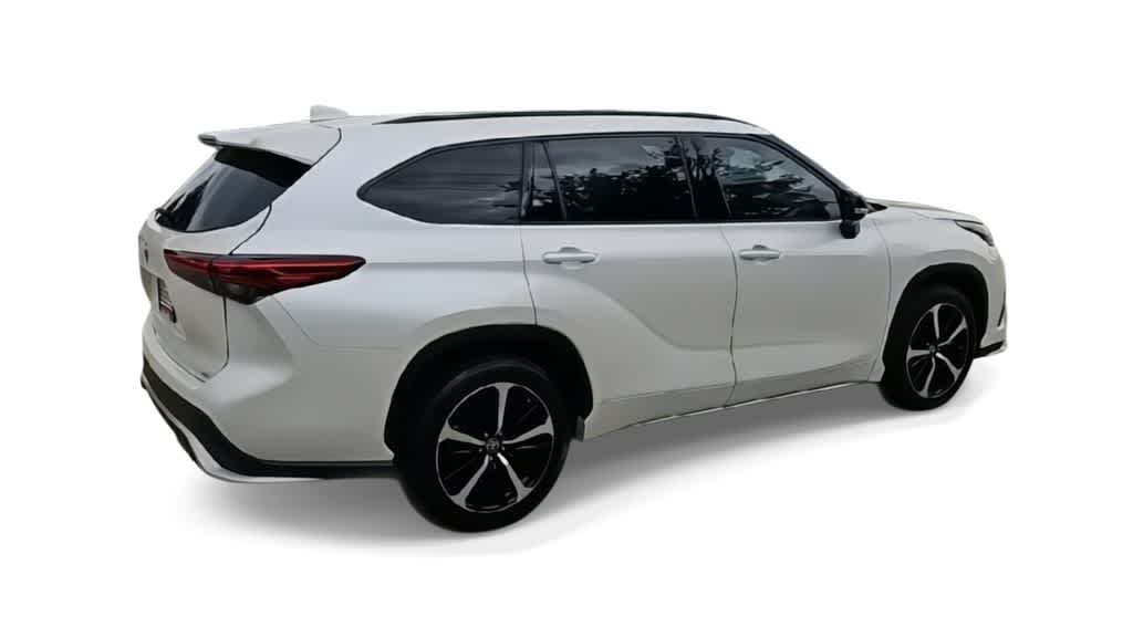 Thumbnail: 2021 Toyota Highlander - 8