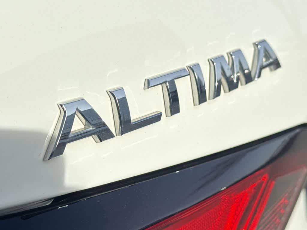 Thumbnail: 2022 Nissan Altima - 8