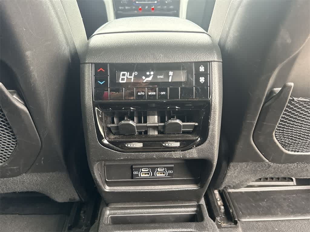 Thumbnail: 2023 Jeep Grand Cherokee L - 22