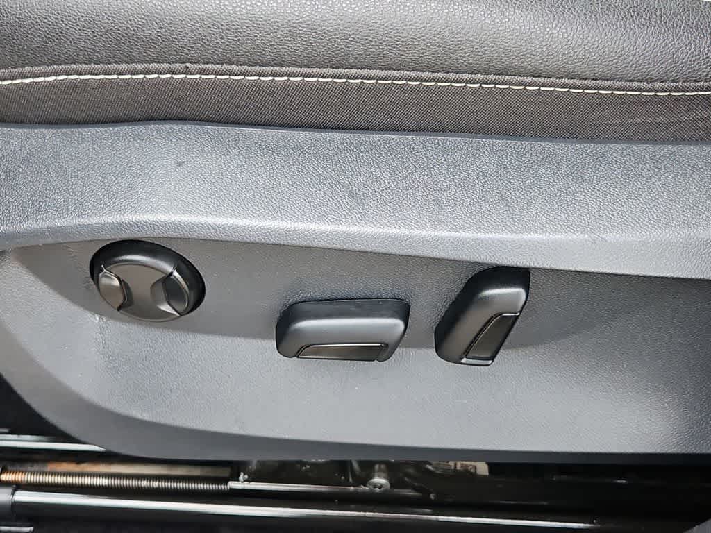 Thumbnail: 2024 Volkswagen Taos - 18