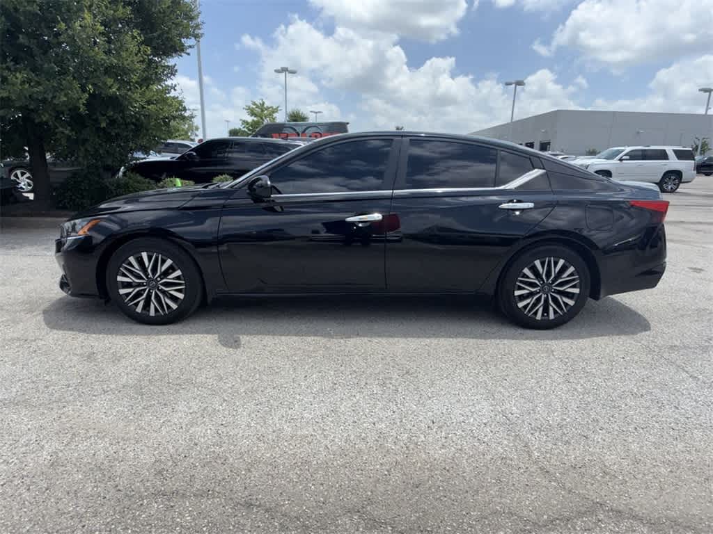 Thumbnail: 2023 Nissan Altima - 3