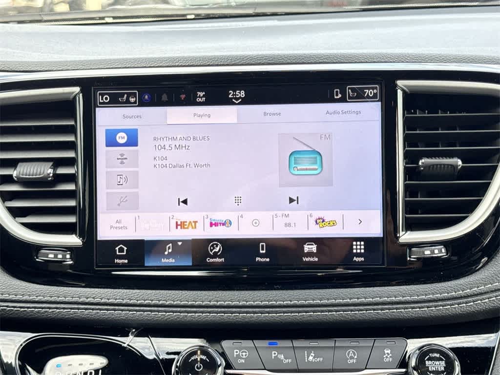 Thumbnail: 2025 Chrysler Pacifica - 16