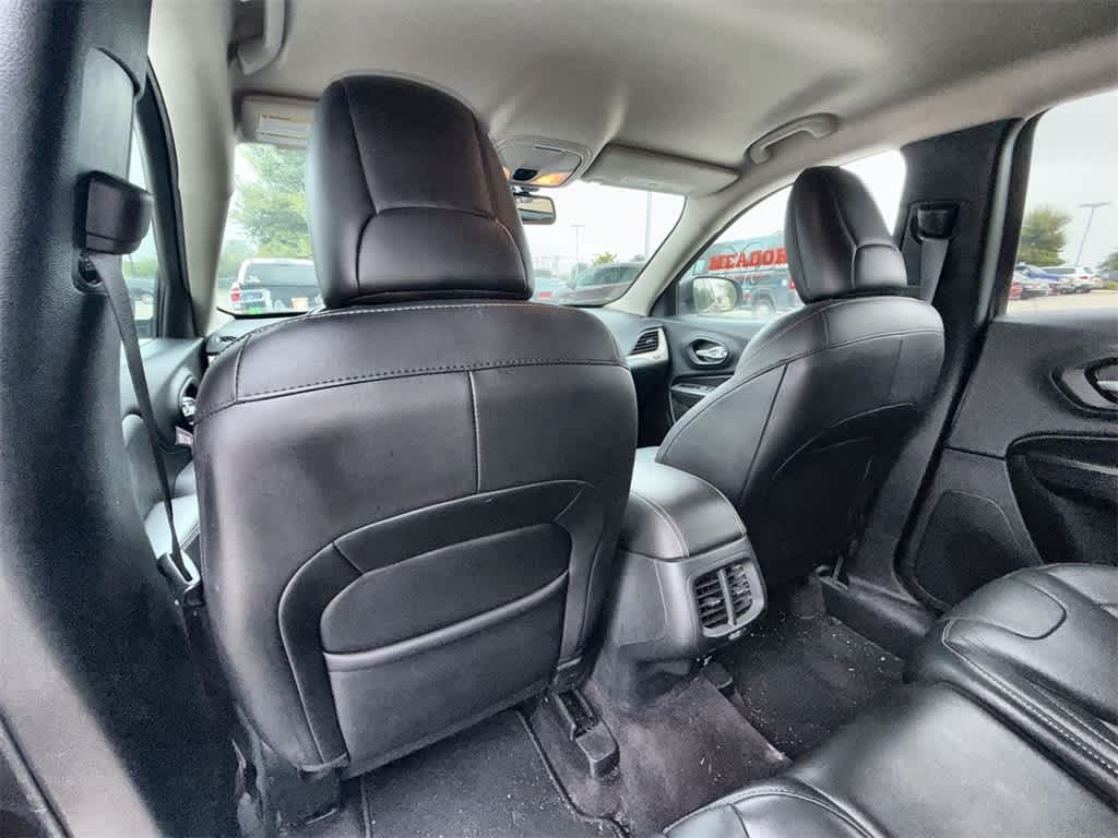 Thumbnail: 2016 Jeep Cherokee - 11