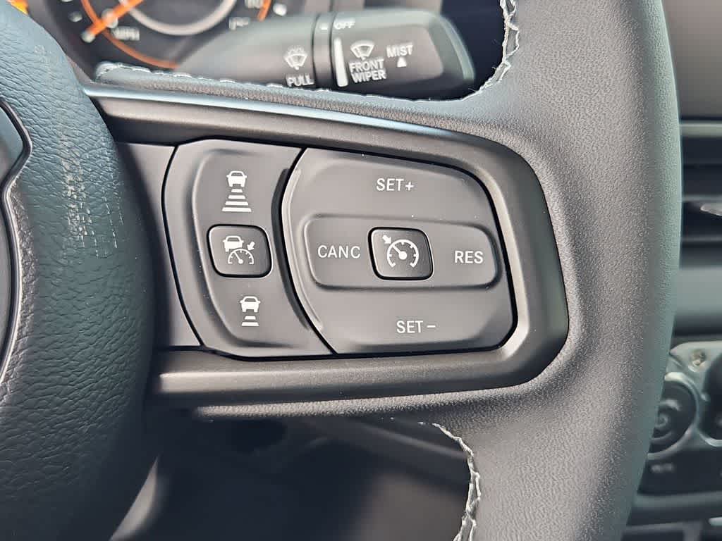 Thumbnail: 2026 Jeep Gladiator - 25