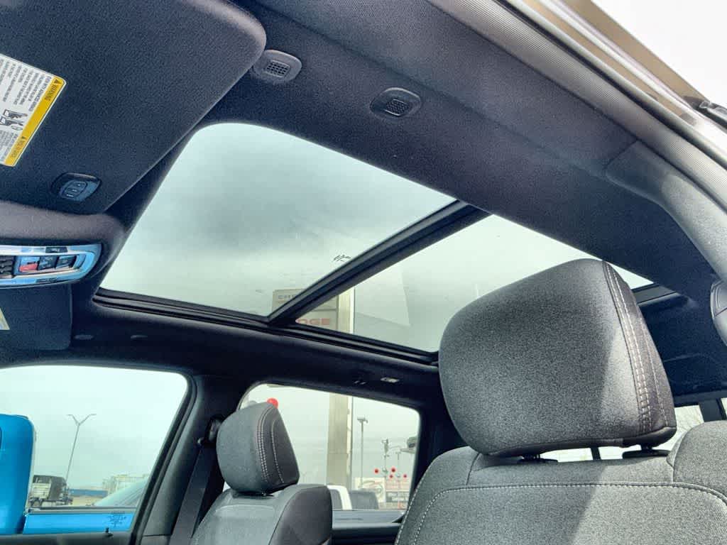 Thumbnail: 2026 RAM 1500 - 25