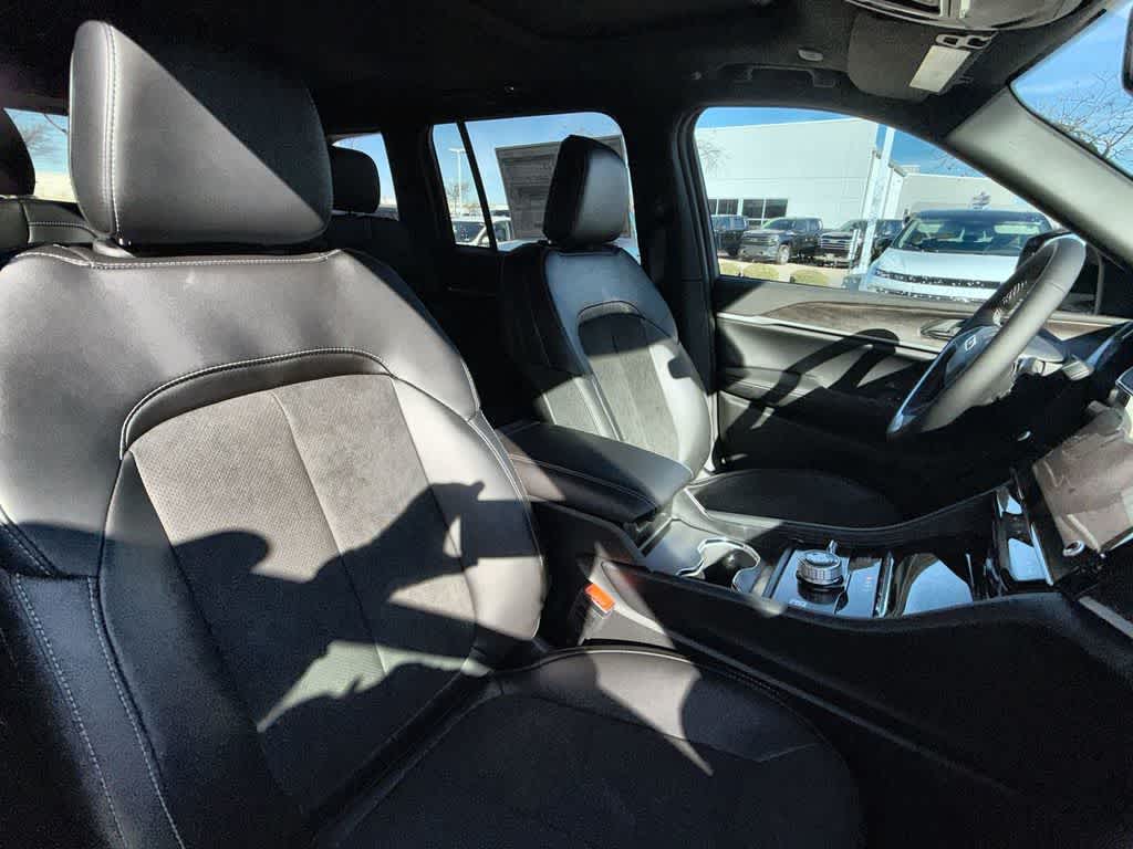 Thumbnail: 2026 Jeep Grand Cherokee - 14