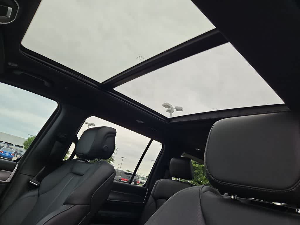 Thumbnail: 2026 Jeep Grand Wagoneer - 20