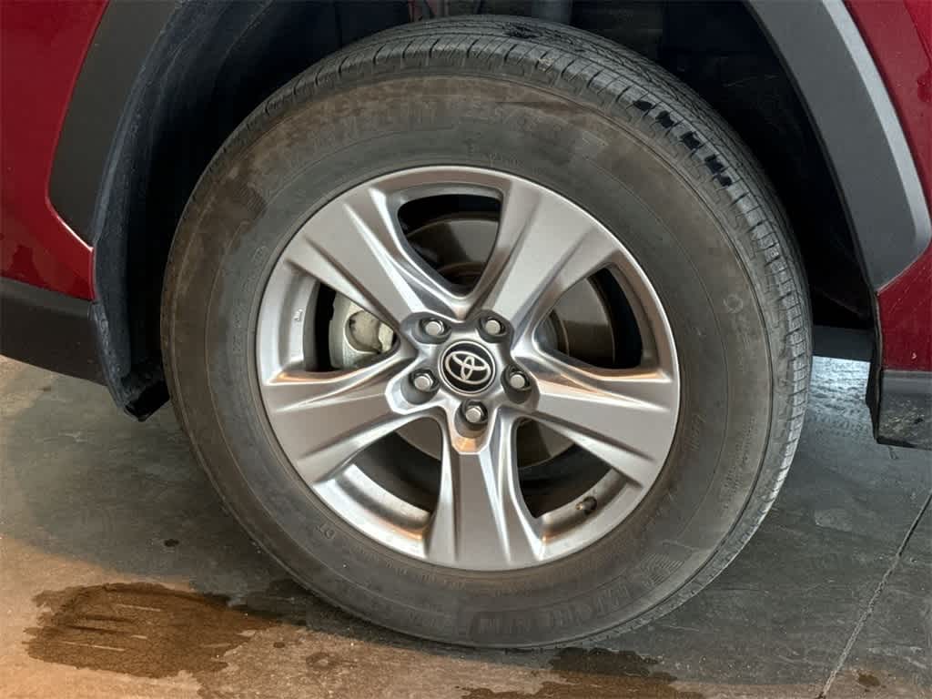 Thumbnail: 2025 Toyota RAV4 - 9