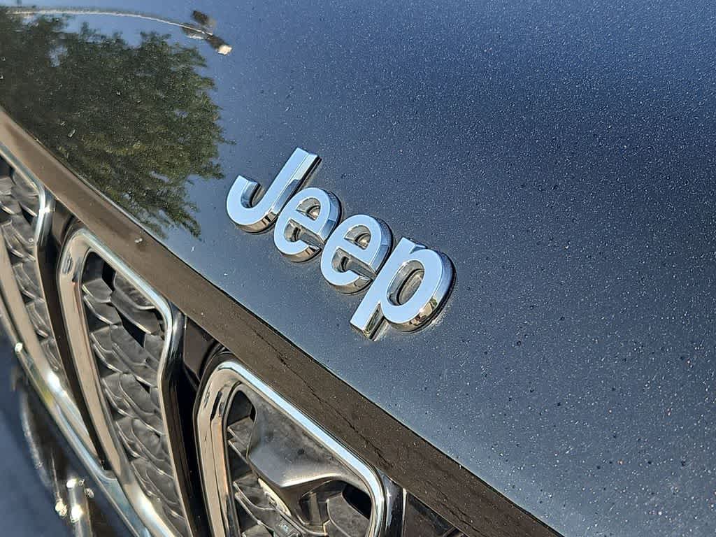 Thumbnail: 2022 Jeep Grand Cherokee - 12