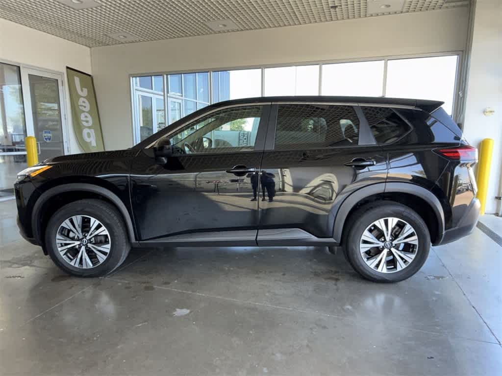 2023 Nissan Rogue SV photo 3