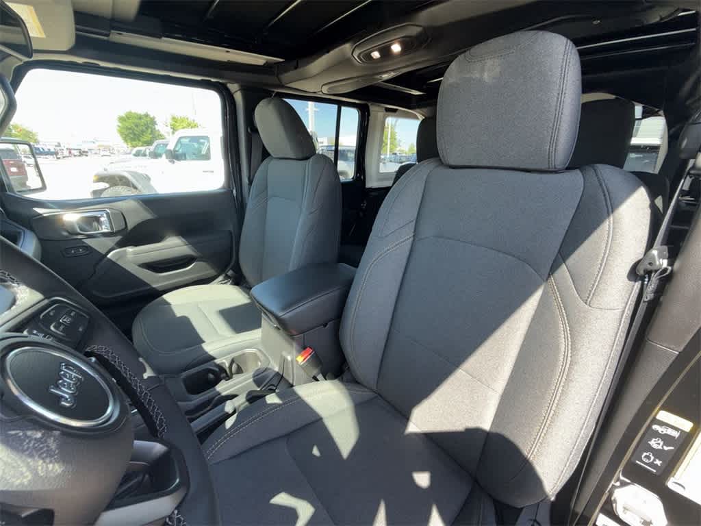 Thumbnail: 2025 Jeep Wrangler - 11