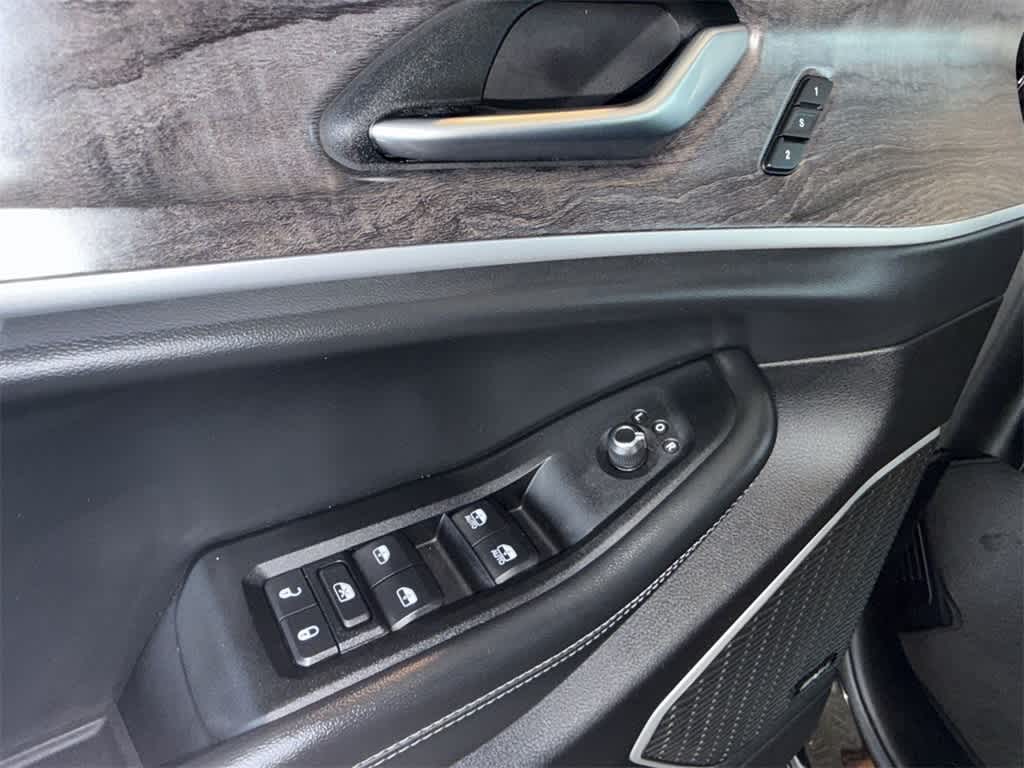 Thumbnail: 2022 Jeep Grand Cherokee - 24