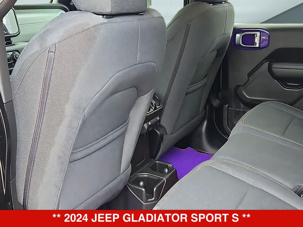 Thumbnail: 2024 Jeep Gladiator - 19