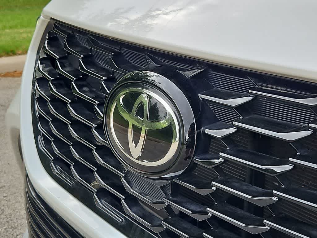 Thumbnail: 2021 Toyota Highlander - 12