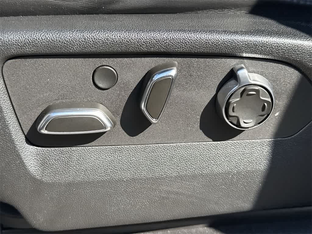 Thumbnail: 2023 GMC Yukon XL - 26