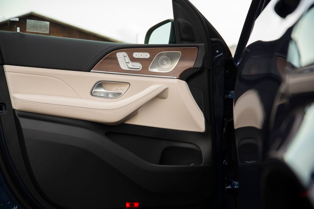 Thumbnail: 2026 Mercedes-Benz GLE - 9