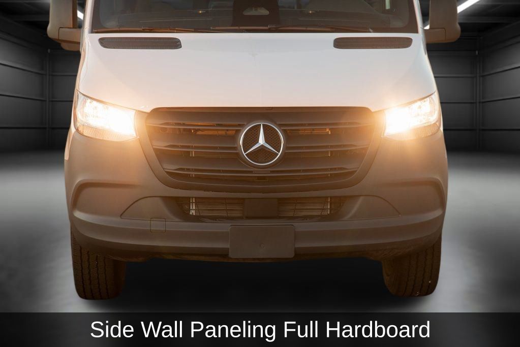 Thumbnail: 2025 Mercedes-Benz Sprinter - 16