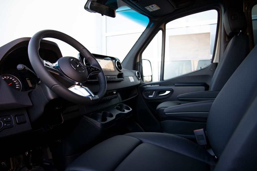 Thumbnail: 2026 Mercedes-Benz Sprinter - 11