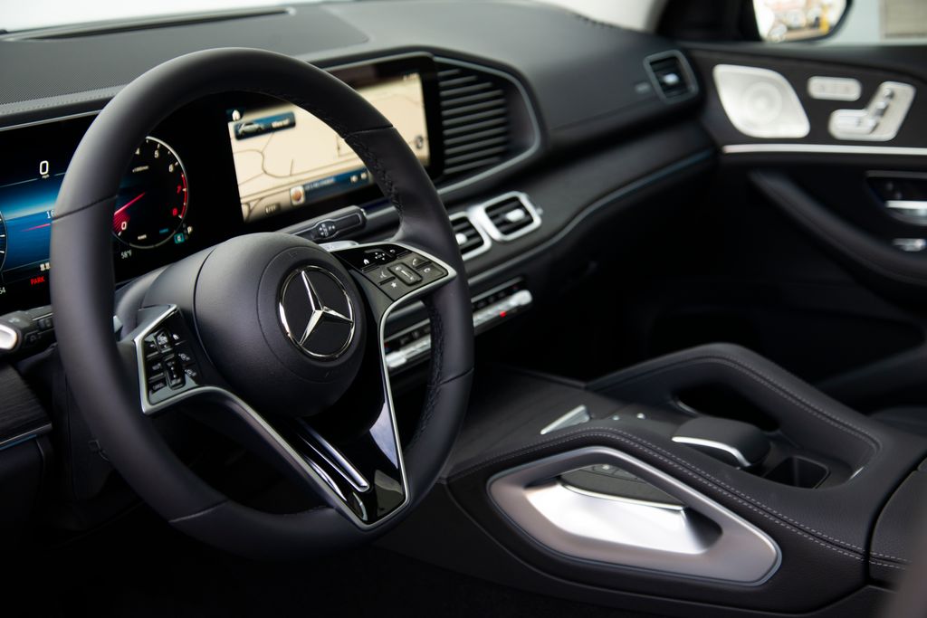 Thumbnail: 2026 Mercedes-Benz GLE - 15