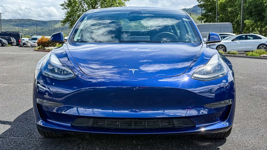 Thumbnail: 2023 Tesla Model 3 - 4