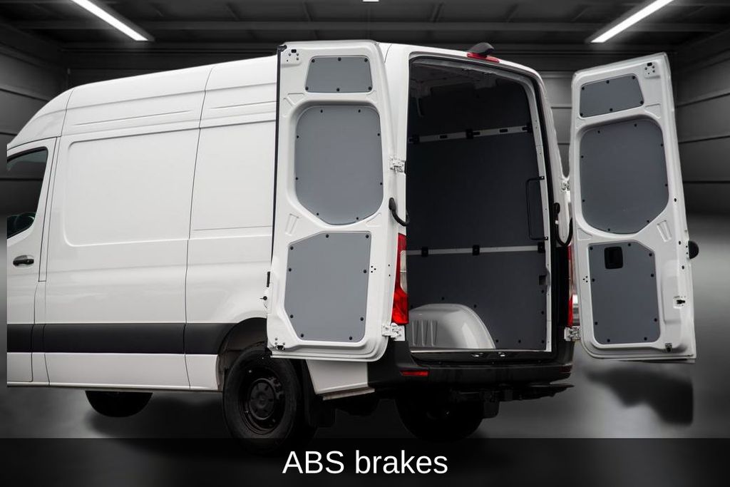 Thumbnail: 2025 Mercedes-Benz Sprinter - 22