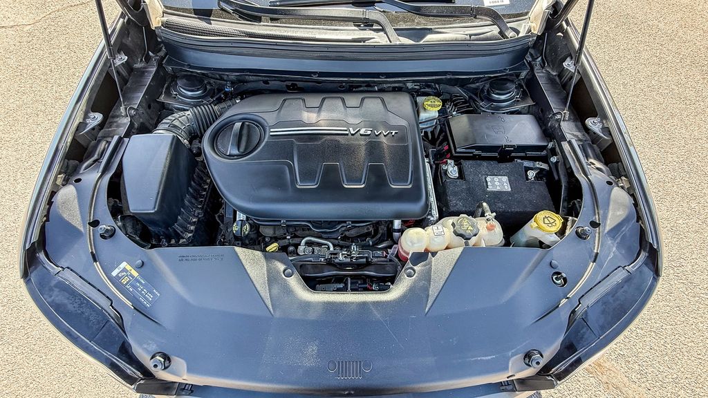 Thumbnail: 2019 Jeep Cherokee - 26