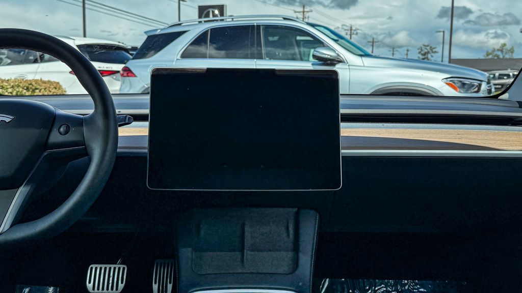 Thumbnail: 2023 Tesla Model 3 - 13