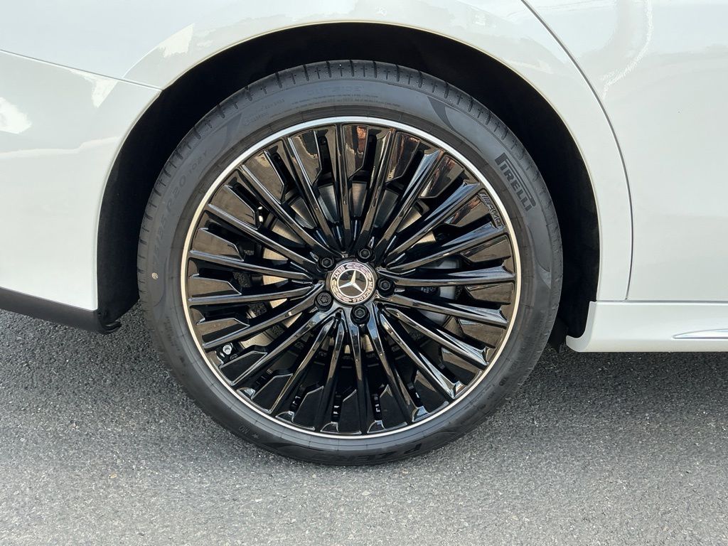 2027 Mercedes-Benz E-Class E350 - Photo 8