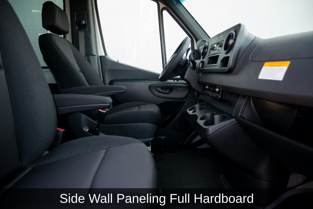 Thumbnail: 2025 Mercedes-Benz Sprinter - 18