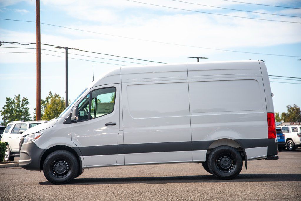 Thumbnail: 2026 Mercedes-Benz Sprinter - 7
