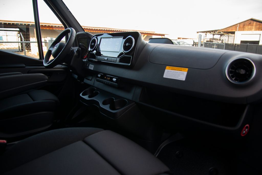 Thumbnail: 2026 Mercedes-Benz Sprinter - 14