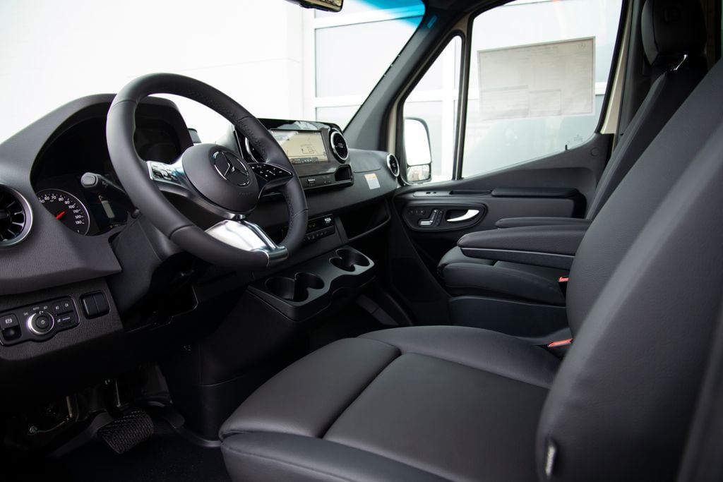 Thumbnail: 2026 Mercedes-Benz Sprinter - 12
